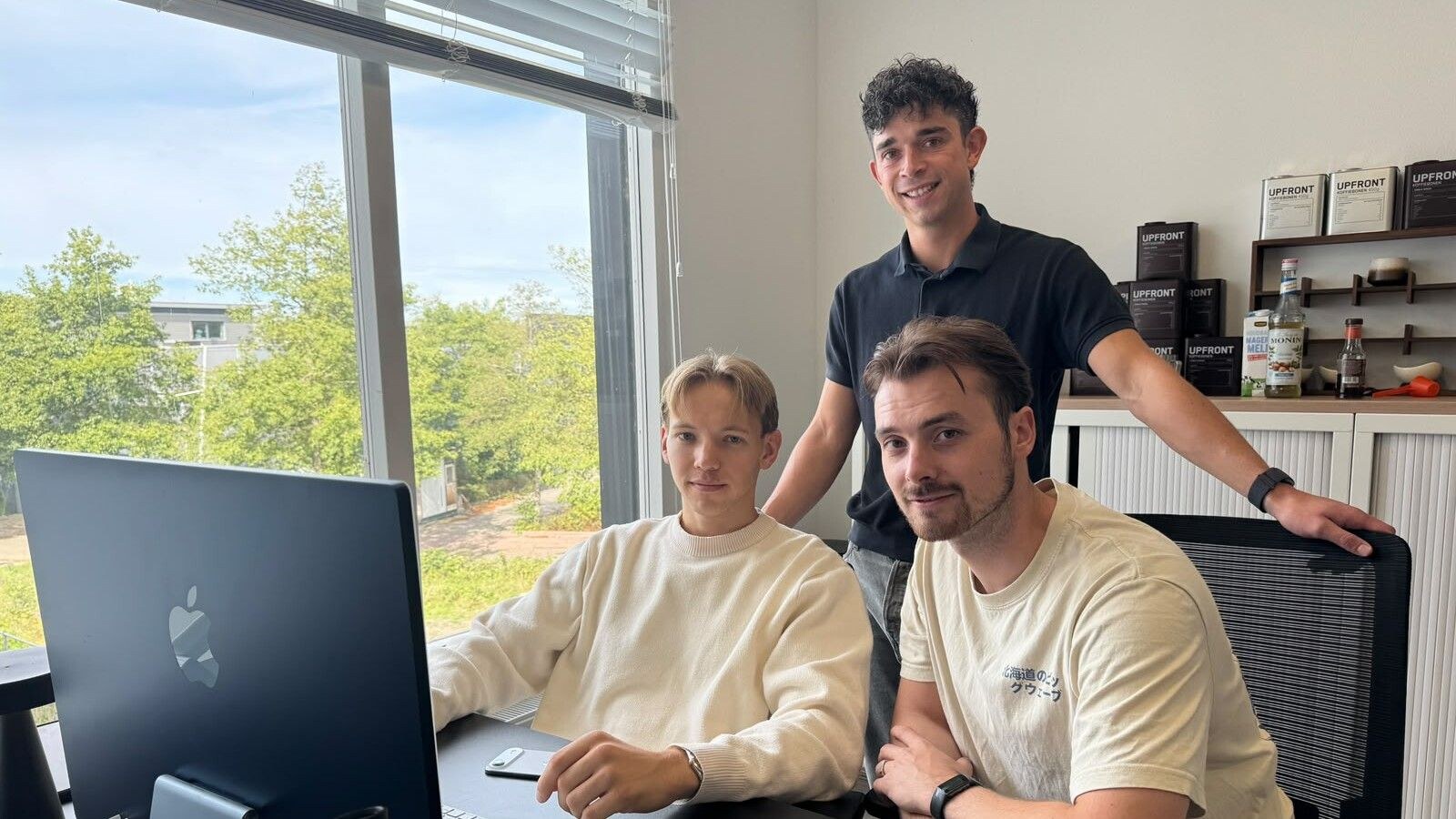 Jorian, Ruben en Jorik van Zeeland Schakelt achter de computer bij Dockwize